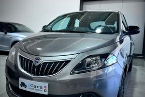 Lancia Ypsilon 1.0 70CV Hybrid Silver