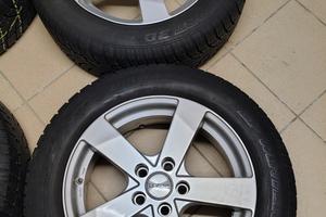4 cerchi in lega Dezent 215/50 R17