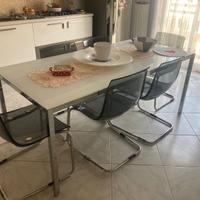 Tavolo e 6 sedie moderno