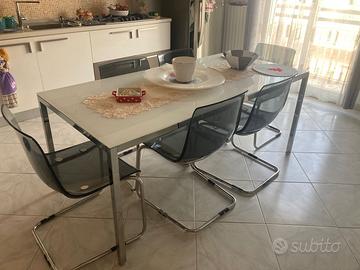 Tavolo e 6 sedie moderno