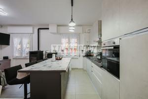 SM340 - QUADRILOCALE RISTRUTTURATO CON DOPPIO SERV