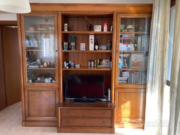 Mobile soggiorno con ante cassetti e ripiani