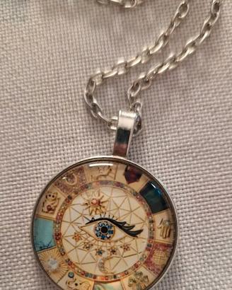 collana con ciondolo