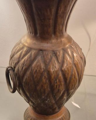 Vaso Antico in Rame Sbalzato e Cesellato Primi '90