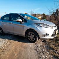 Ford Fiesta Titanium Benzina GPL 