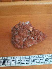 minerali, cristalli quarzo rosso