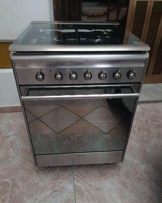 cucina smeg con forno Ventilato e grill .