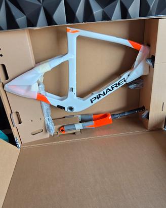 Pinarello Dogma F taglia 56 + Manubrio Most Talon