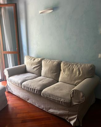 Divano 3 posti e pouf