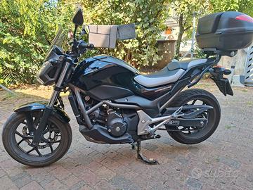 Honda NC700S  cambio automatico 