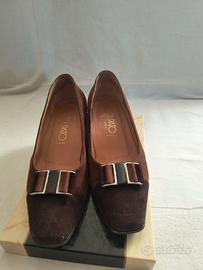 Scarpe eleganti marroni nuove