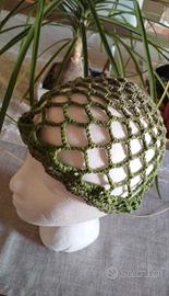 Cappellino a uncinetto