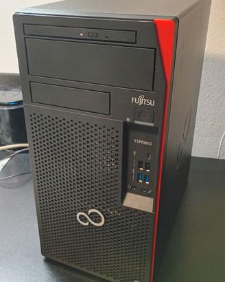 Fujitsu i5 7ª gen 3.00 GHz x4; DDR4 8GB; SSD 256GB