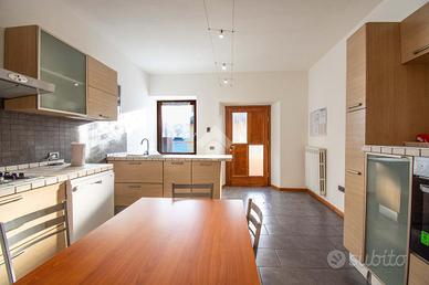 3 LOCALI A MANERBA DEL GARDA