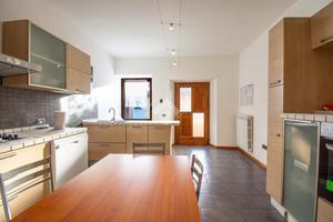 3 LOCALI A MANERBA DEL GARDA