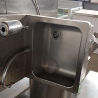 Lavamani Professionale a Ginocchio