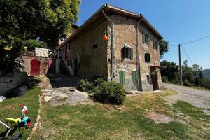 Appartamento di 121 m² con più di 5 locali a Marza