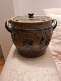 Vaso con coperchio in ceramica