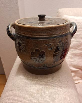 Vaso con coperchio in ceramica