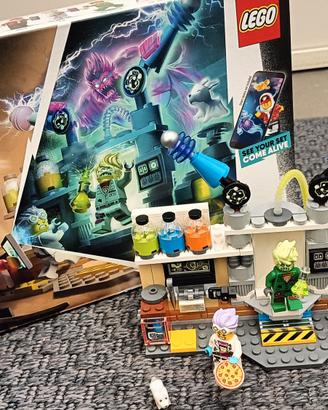 LEGO 70418 Hidden side