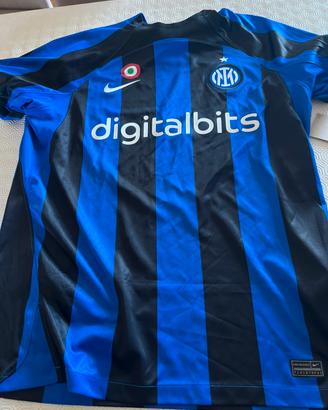 Maglia Inter 2022 taglia L con nome Roberto