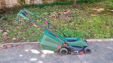 tagliaerba Bosh e altri attrezzi da giardino 