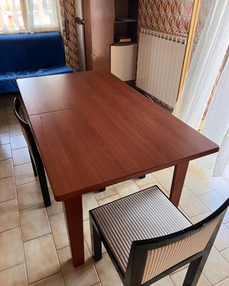Tavolo da pranzo allungabile in legno massiccio