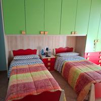 Cameretta a ponte a due letti