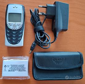 NOKIA 8310 + batteria Nuova