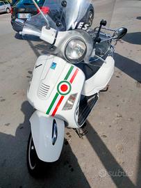 Vespa gts 300