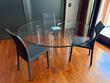 tavolo in vetro float FIAM con sedie