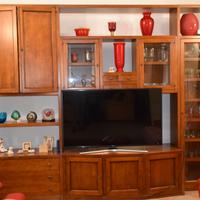 Salotto con divani in ecopelle