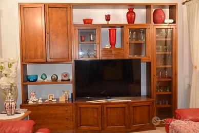 Salotto con divani in ecopelle