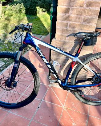 Mtb Scott 29” in carbonio