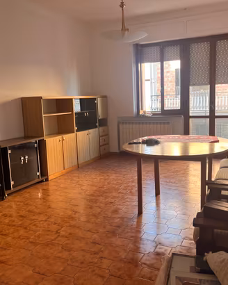 Casa su 3 livelli con soffitta e garage grande