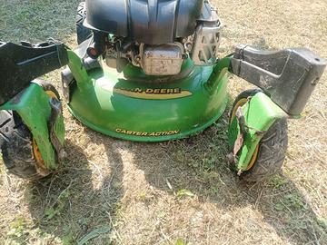 Tosaerba John Deere