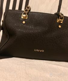 Borsa Liu Jo nera con tracolla e catena