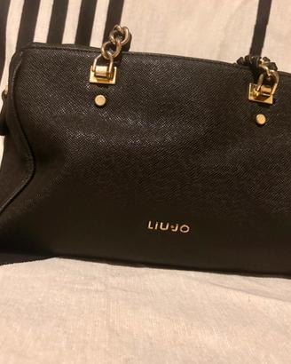 Borsa Liu Jo nera con tracolla e catena