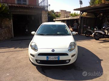 Fiat Punto 1.3 MJT II 75 CV 5 porte Lounge 15