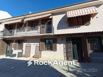 Rustico / Casale di 157 m² con 4 locali e box auto