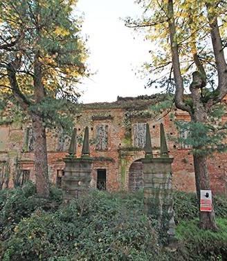 Palazzo / Stabile di 2800 m² con più di 5 locali a