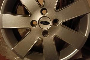 cerchi il lega Ford 16