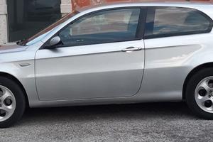 Alfa Romeo 147  1.6 TS 105 CV