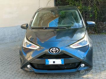 Toyota Aygo Connect 1.0 VVT-i 72 CV 5 porte x-play