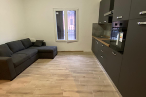 A 10 minuti di bus da MM2 Trilocale ristrutturato