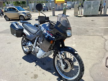 Honda Transalp 600 del 1999 da vero amatore