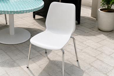 35 Sedie design bianche con gambe cromate