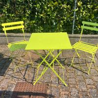 Set sedie e tavolino