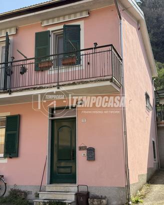 VILLA SU 2 LIVELLI CON BOX E TERRAZZO