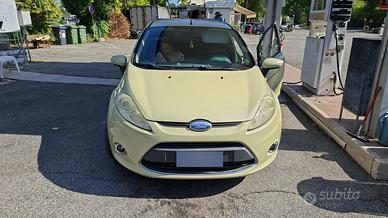 Ford fiesta 1.4 Titanium Automatica/Gpl